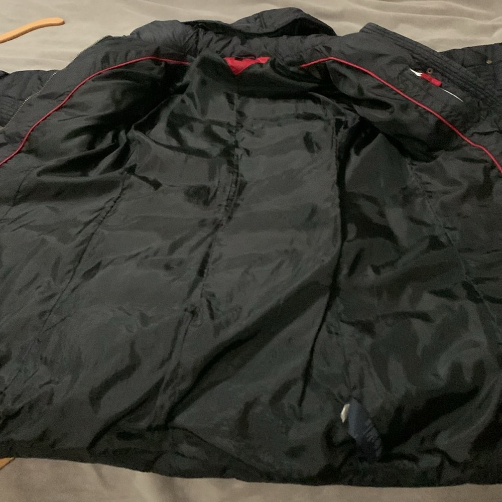 Tommy H puffer S/P black hooded *missing belt* - Picture 9 of 10